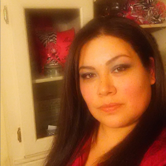 Meet your Posher, Adilida - Picture 1 of 1